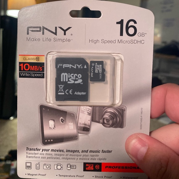 📹📸 NEW IN BOX📹📸PNY 16GB MicroSD - Picture 3 of 3